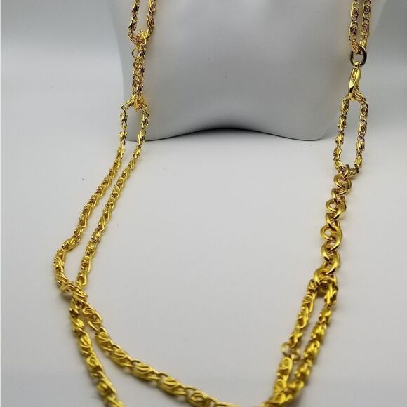 Golden goddess estate chain necklace. N213 - Picture 1 of 2